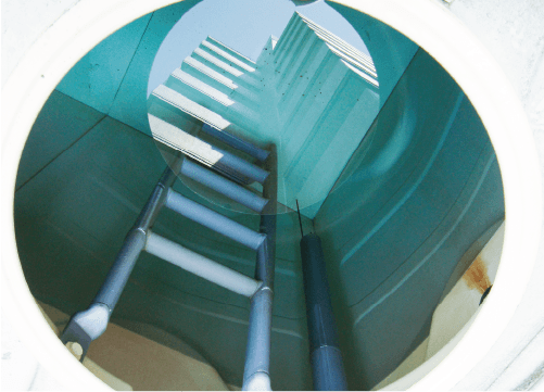 WSEI貯水評価研究所 貯水面に映るビル給水の安全